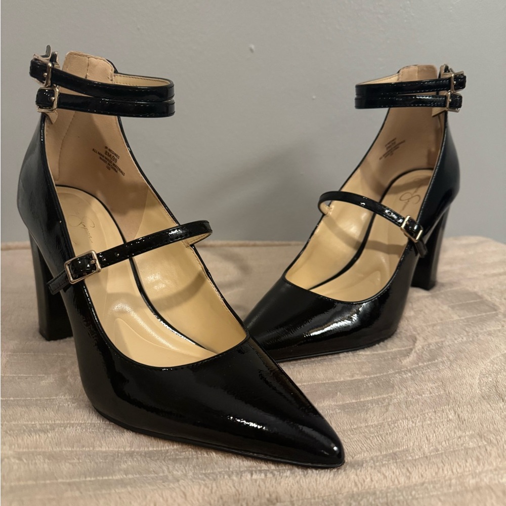 Jessica Simpson Black Heels with Pointed Toe and Block Heel